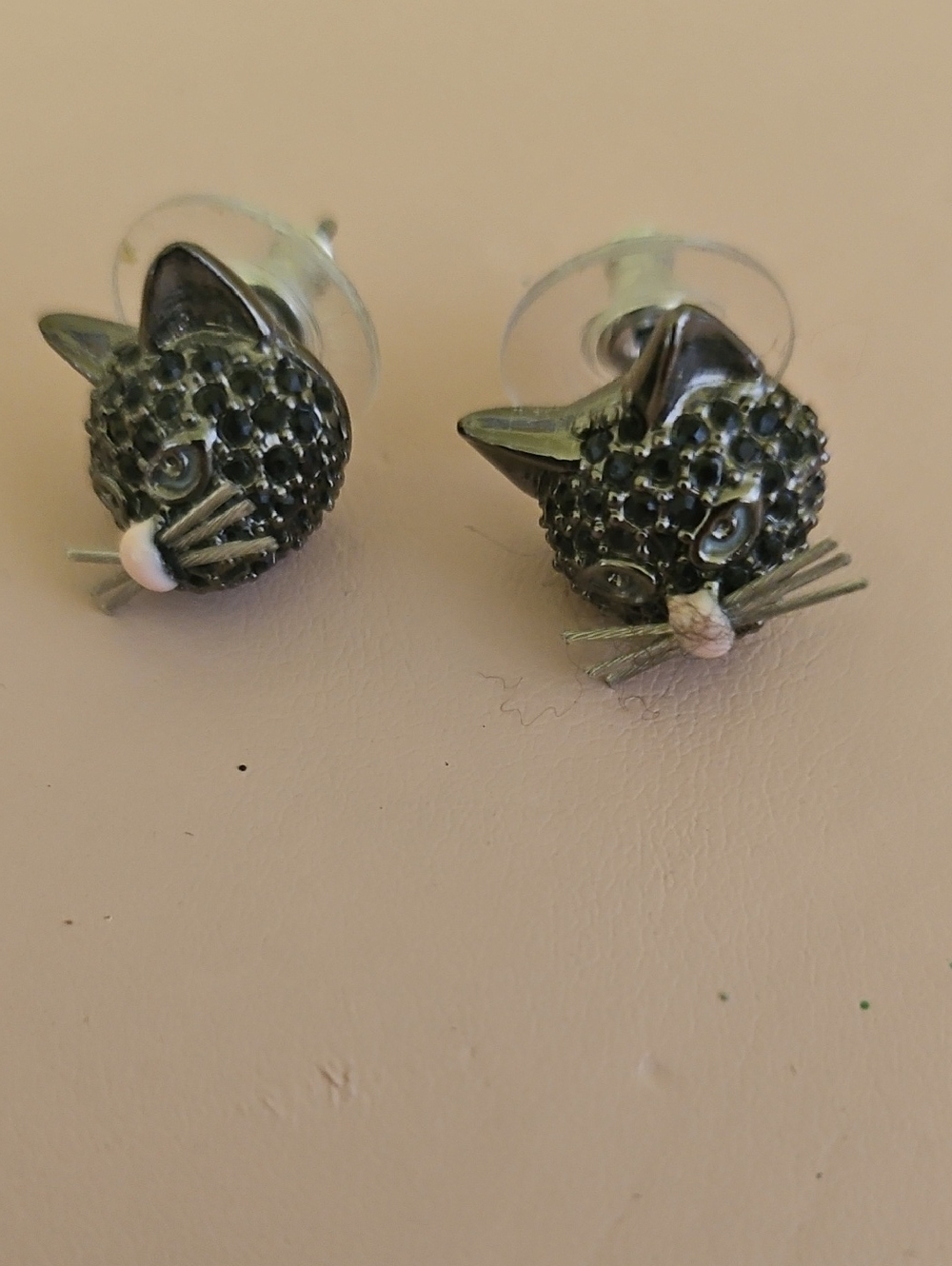 kate spade Black Crystal Cat Head Stud Earrings with Pink Noses. Vintage - Picture 2 of 2
